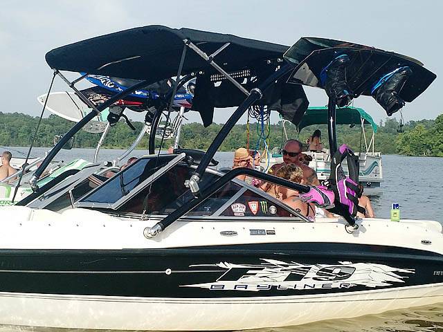 2009 Bayliner BR185 with Airborne 2.0 Wakeboard Tower