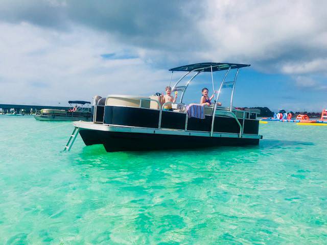 2006 Voyager Pontoon with F250 Pontoon Wakeboard Tower