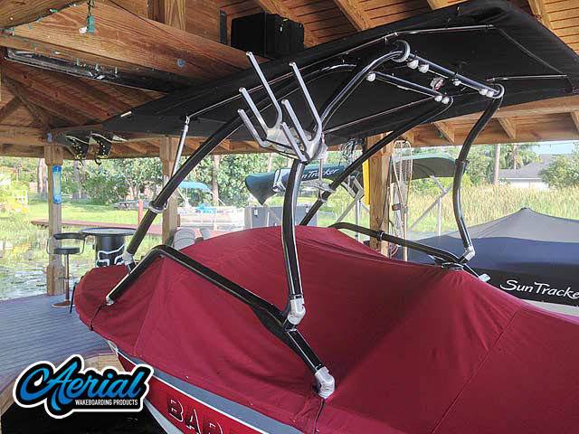 1991 Barefoot/Excel with Airborne 2.0 Wakeboard Tower — customer install photo