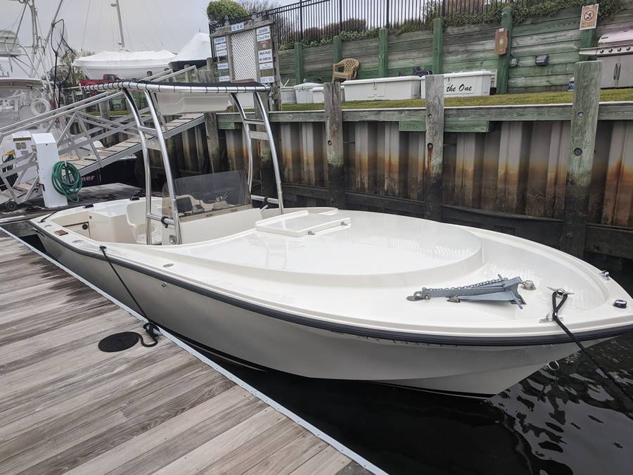 1975 Mako CC 23 I/O with SG300 Boat T-Top