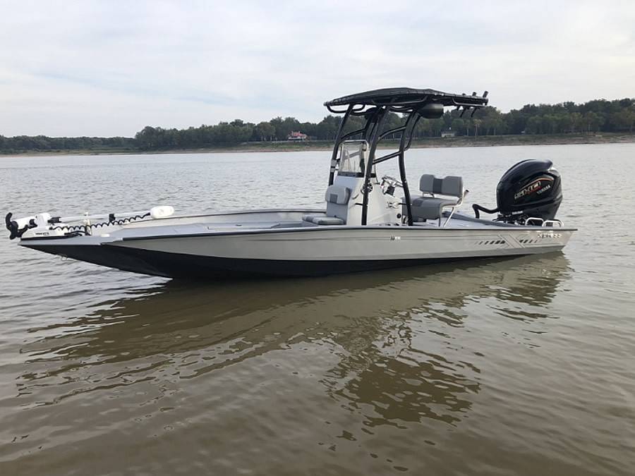 2022 Xpress H22 Bay
