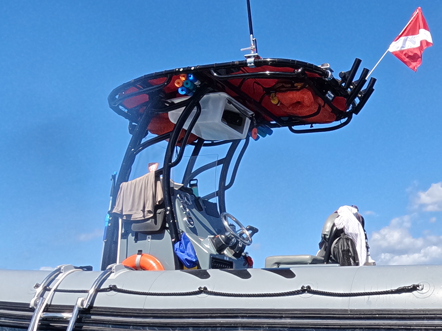 2022 Zodiac Pro 750 with SG900 Boat T-Top