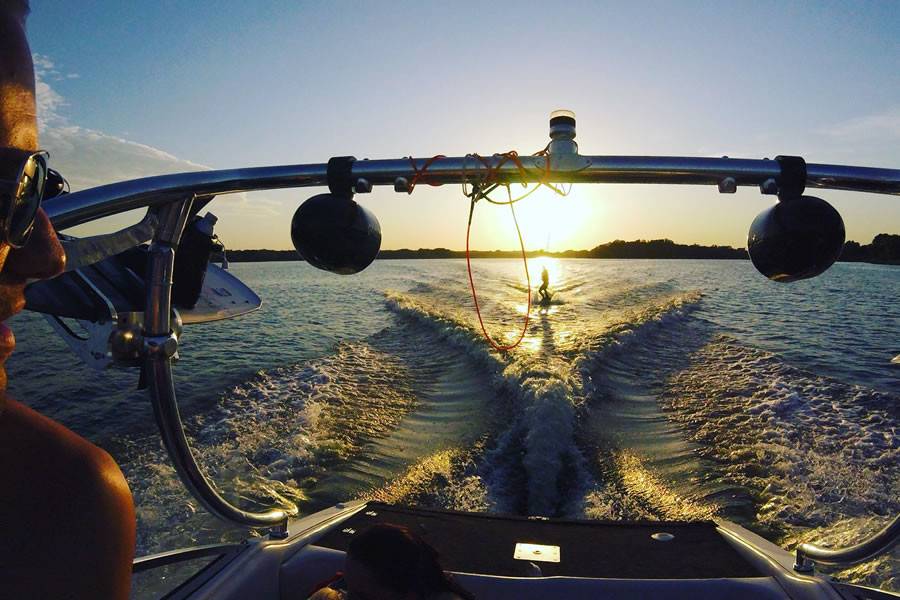 1994 Caravelle 175 FS with Ascent 2.0 Wakeboard Tower