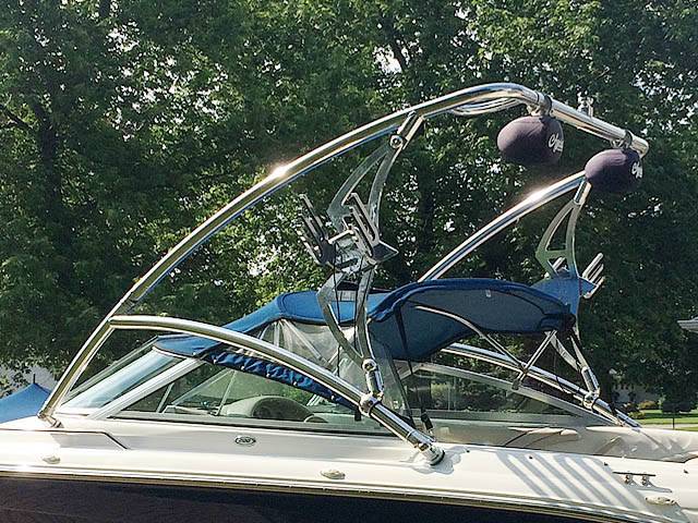 1995 Sea Ray 200 with Assault Wakeboard Tower