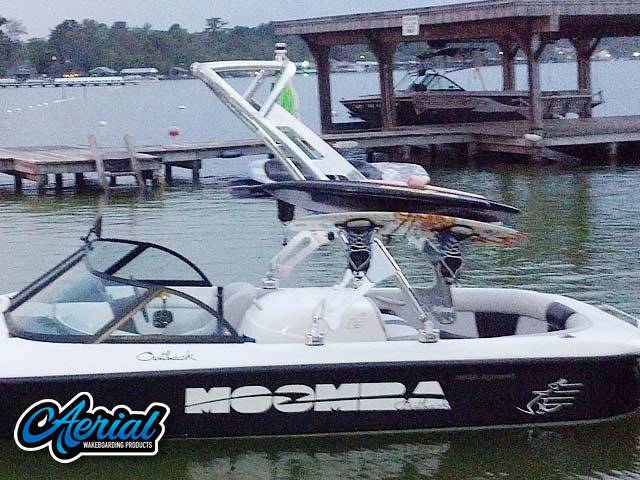 2000 Moomba Outback with FreeRide Wakeboard Tower
