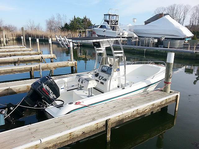 1995 Wahoo Center Console 18'