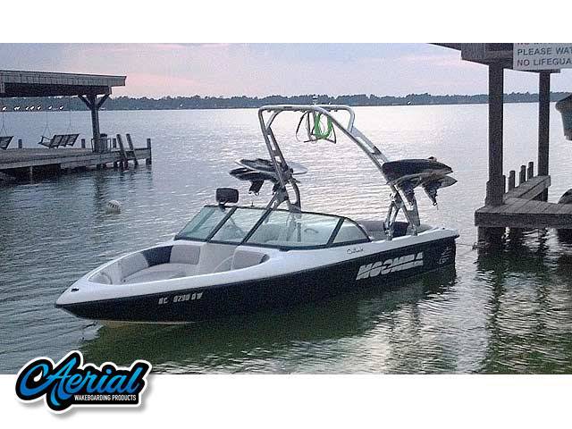 2000 Moomba Outback with FreeRide Wakeboard Tower