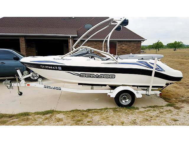 2004 Seadoo Challenger 2000 with Airborne Wakeboard Tower