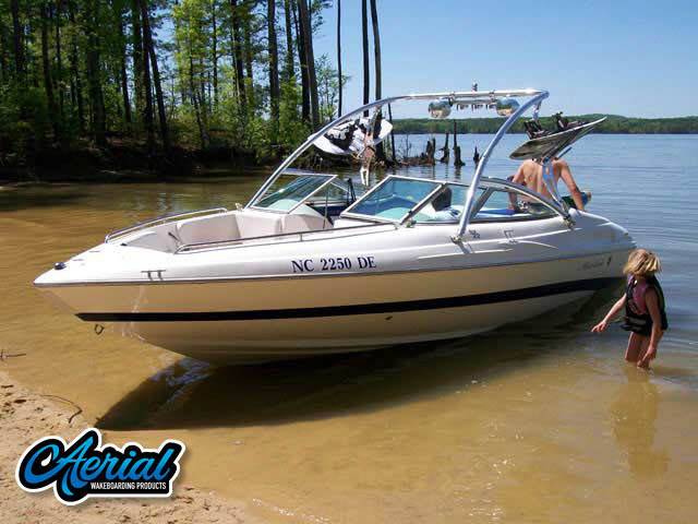 2005 Mariah SX22 with Assault Wakeboard Tower