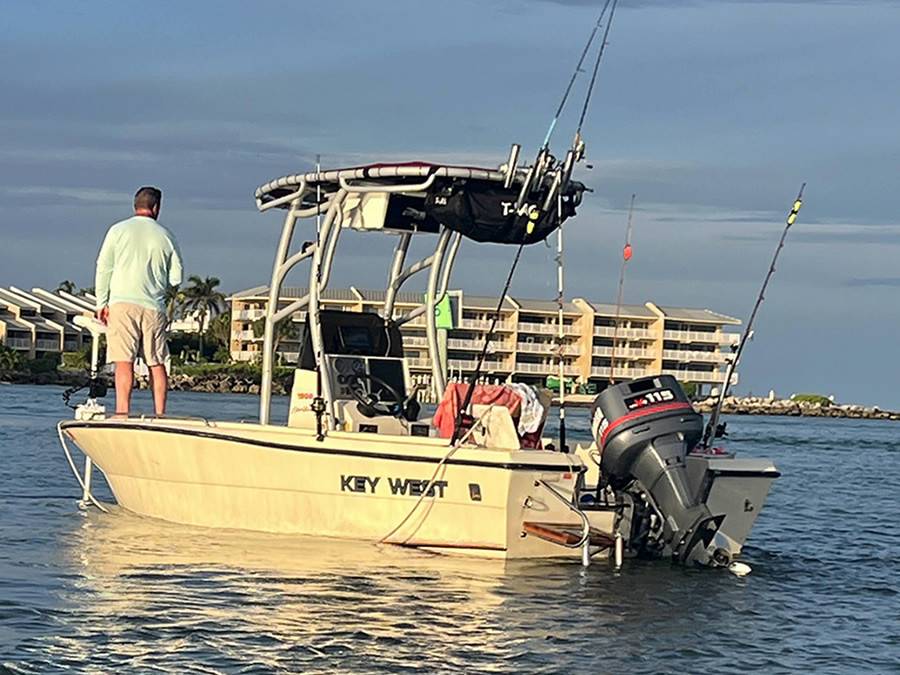1993 Key West 1900 Sportsman with SG900 Boat T-Top