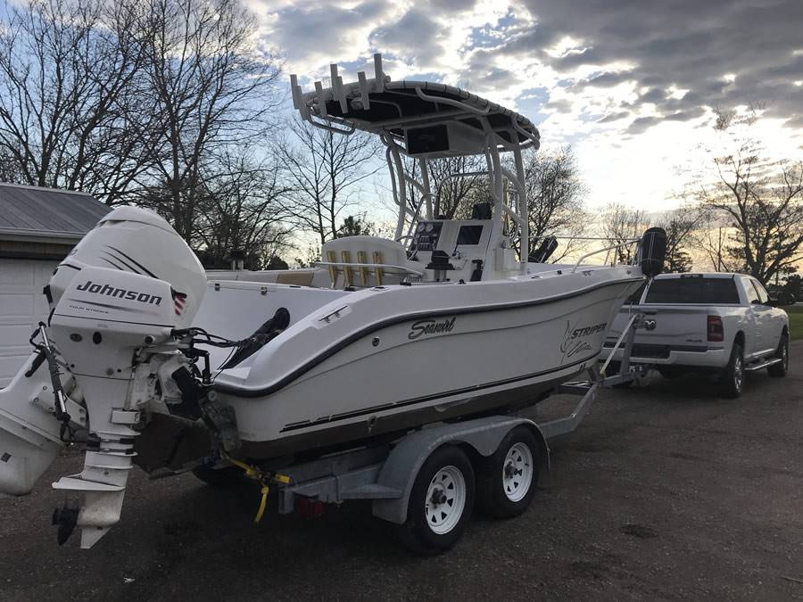 2004 Striper 2301 by Seaswirl with SG900 Boat T-Top