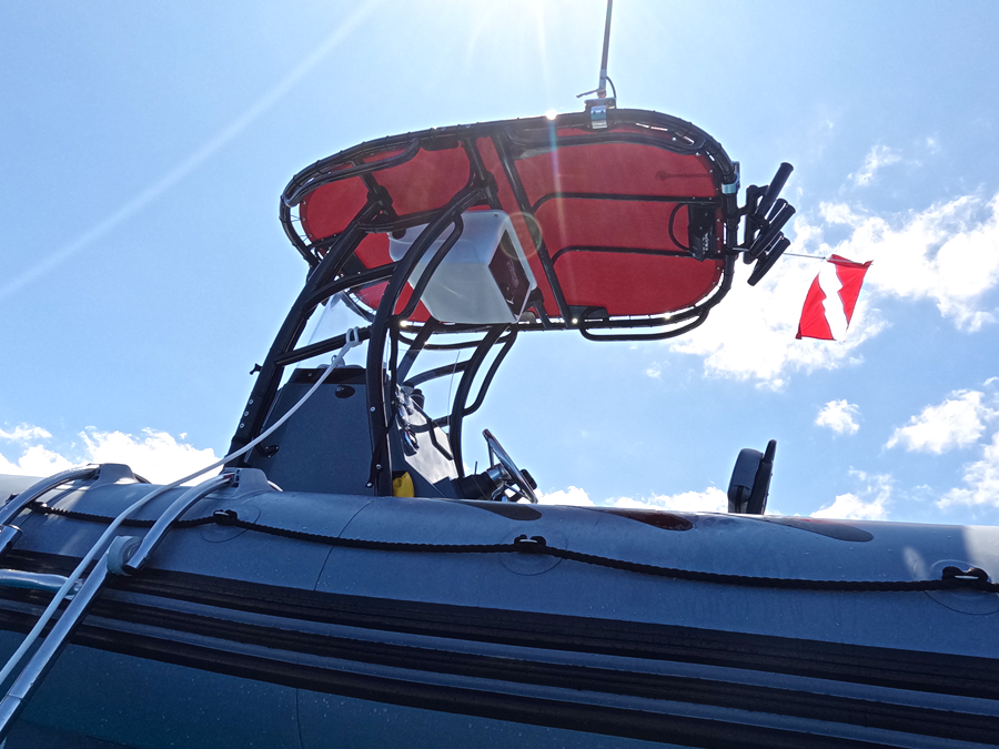 2022 Zodiac Pro 750 with SG900 Boat T-Top