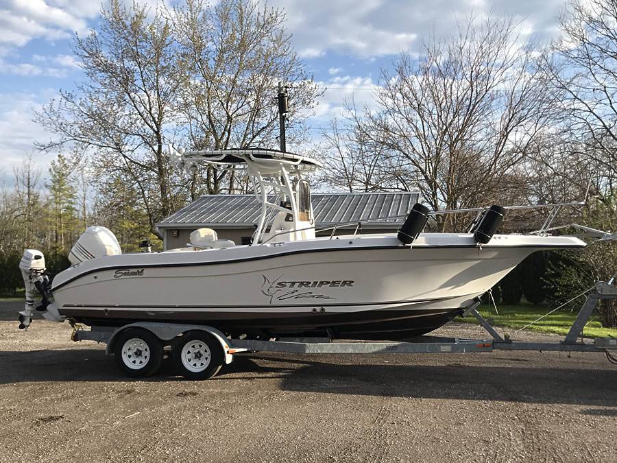2004 Striper 2301 by Seaswirl with SG900 Boat T-Top, customer install photo