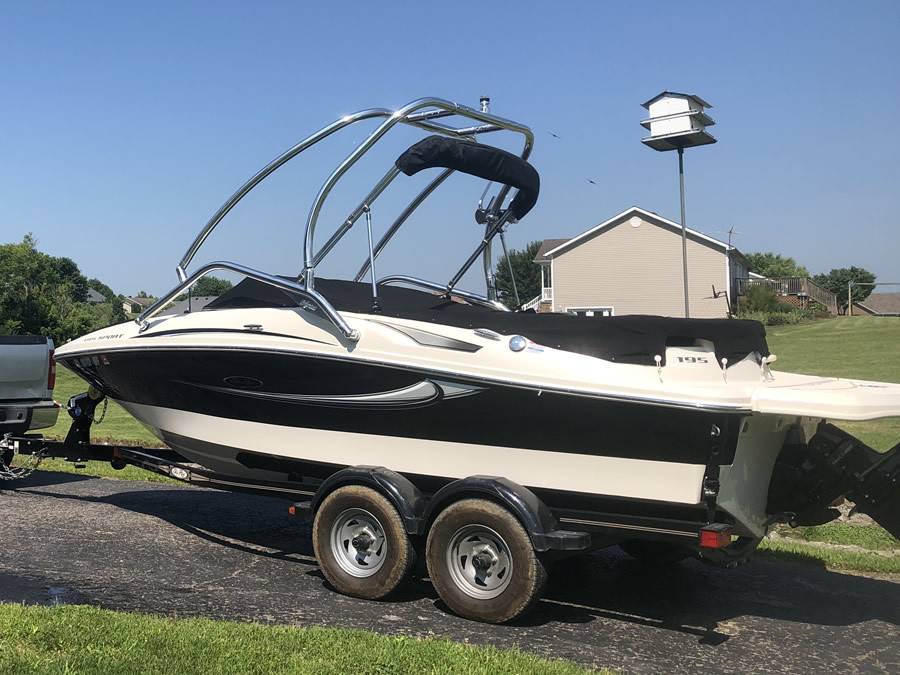 2010 Sea Ray 195 Sport with Airborne Wakeboard Tower