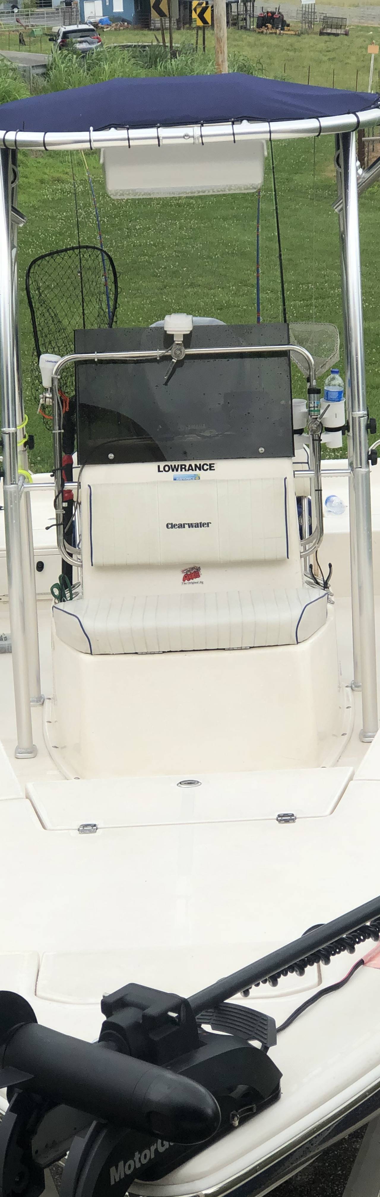 2009 Clearwater Baystar 2400 with SG600 Boat T-Top