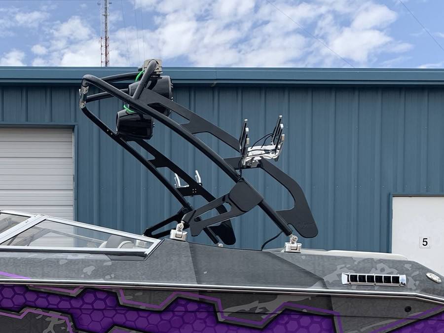 1993 Renken Classic 210 with FreeRide Wakeboard Tower