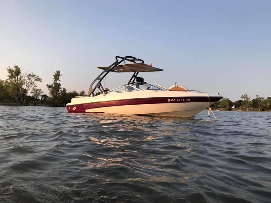 1996 Glastron GS 205 40th Anniversary with FreeRide Wakeboard Tower
