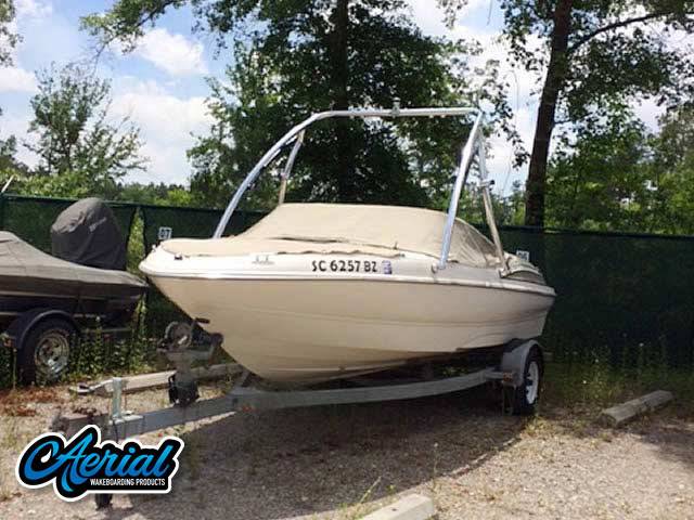 2000 Maxum 1800sr with Ascent Wakeboard Tower