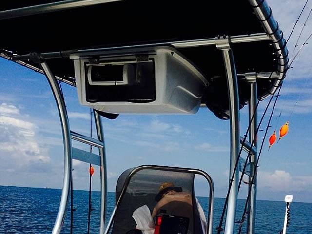 2001 Nitro Bay 2200 with SG300 Boat T-Top