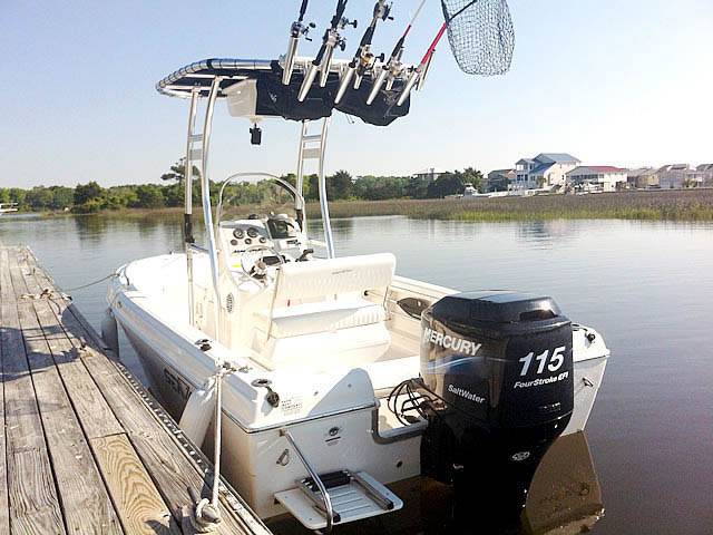 2005 Sea Fox 187 with SG300 Boat T-Top