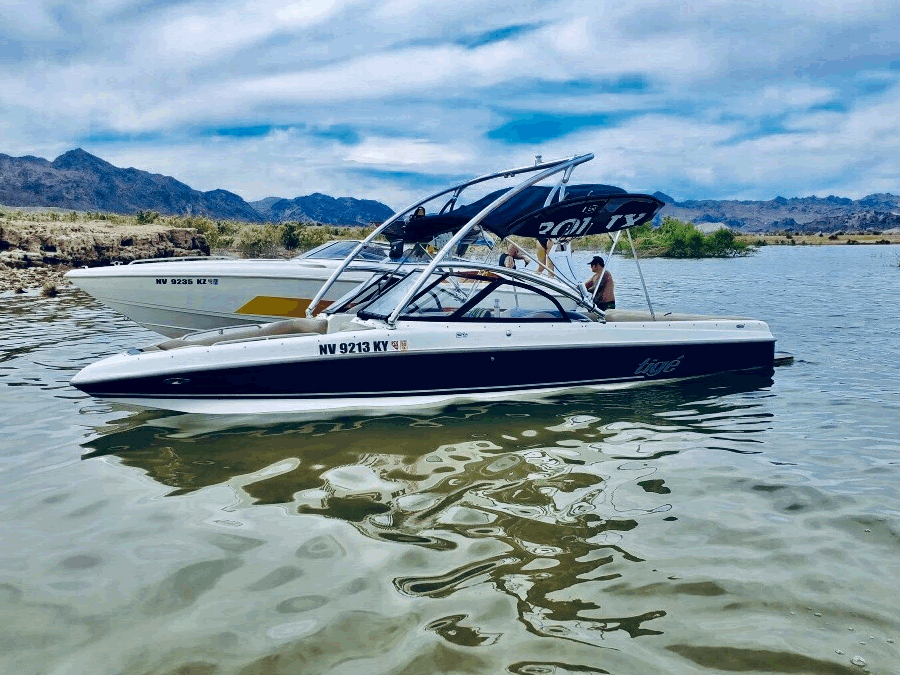 2001 Tige 21i with Assault Wakeboard Tower — customer install photo