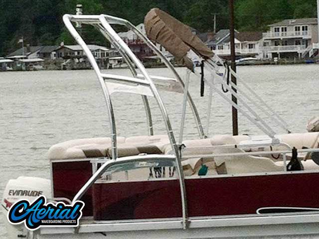 2000 Bennington 2575LX with F250 Pontoon Wakeboard Tower