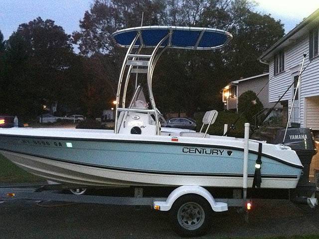 2007 Century 1701 sv with SG300 Boat T-Top