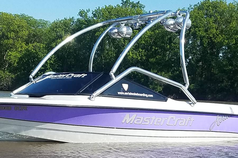 1996 MasterCraft ProStar 190 with Airborne Wakeboard Tower