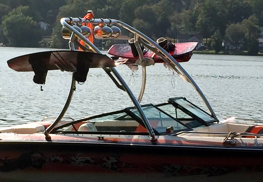 1990 Chaparral XL175 with Ascent 2.0 Wakeboard Tower