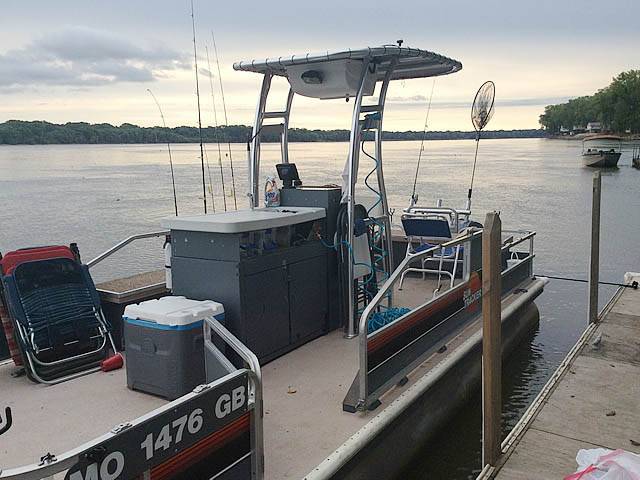 1988 SUN TRACKER Bass Buggy Pontoon Boat