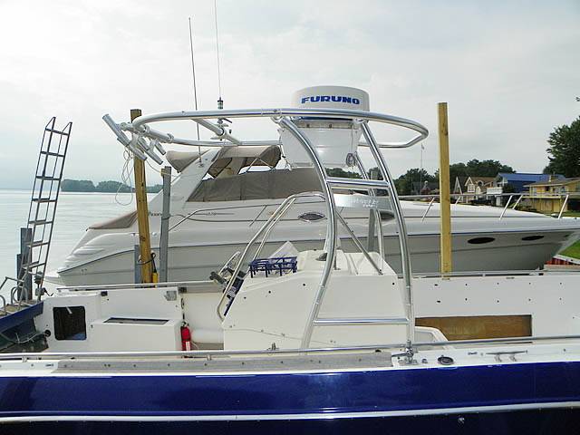 1984 Chris-Craft 331 Scoripon