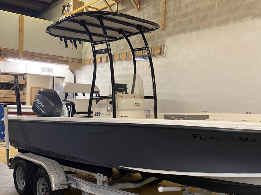 2003 Sea Chaser 220 Bay Runner with SG300 Boat T-Top