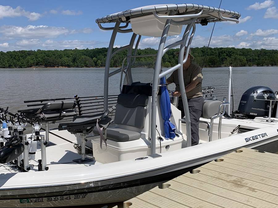 2019 Skeeter Bay with SG900 Boat T-Top