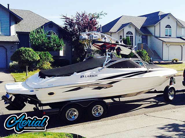 2008 Larson Senza 226 with Assault Wakeboard Tower