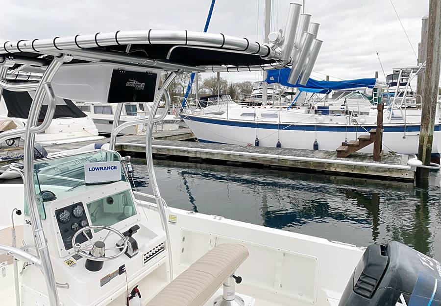 2000 Robalo 1820 with SG600 Boat T-Top