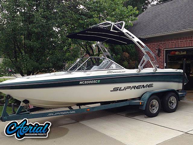 1998 Ski Supreme V210 Medalist with FreeRide Wakeboard Tower