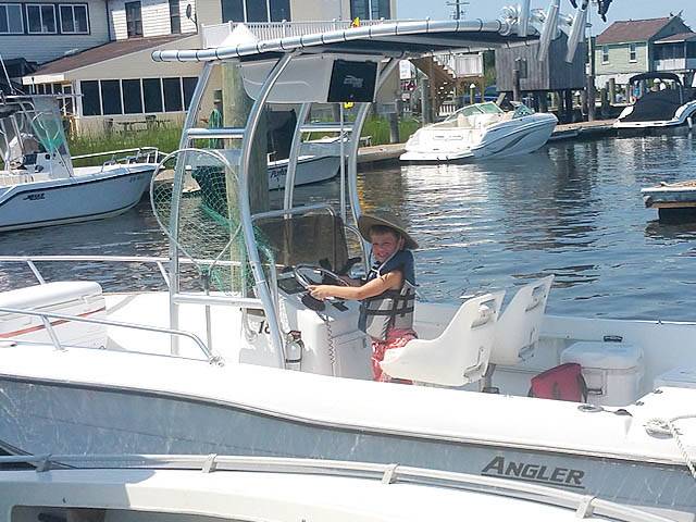 2001 Angler 18F with SG300 Boat T-Top