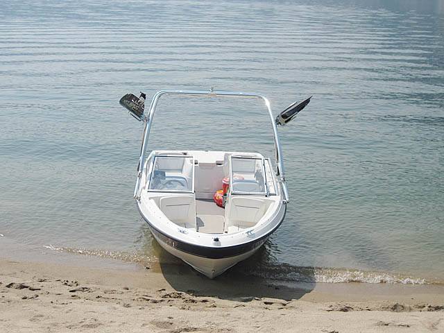 2008 Bayliner Discovery 195 with Airborne 2.0 Wakeboard Tower
