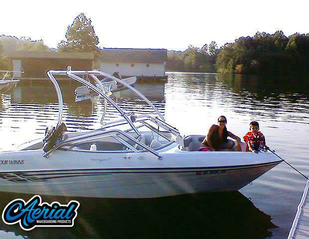2000 Four Winns Horizon with Airborne Wakeboard Tower — customer install photo