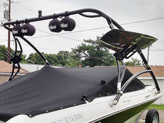 2001 Four Winns Horizon 200 with Assault Wakeboard Tower