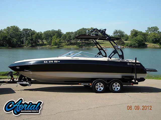 2002 Bryant 232 with FreeRide Wakeboard Tower