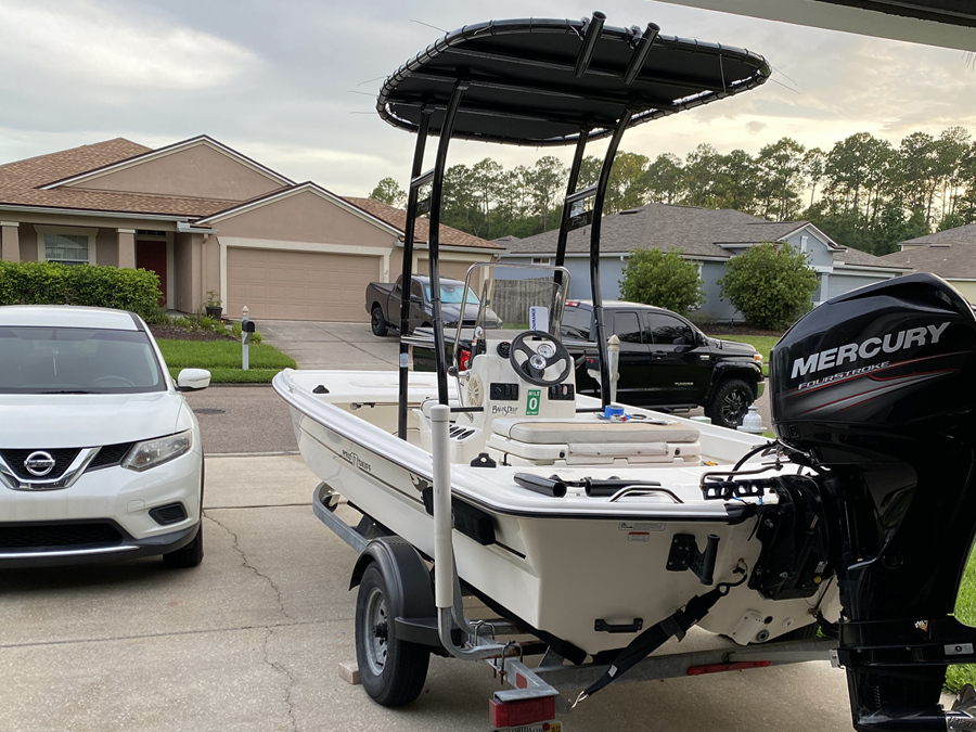 2017 Mako Pro Skiff 17 with SG300 Boat T-Top