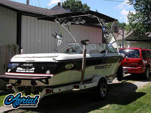 2000 MasterCraft Pro-Star 205 with Assault Wakeboard Tower