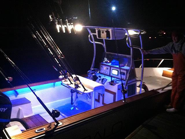 Robalo R-2320 with SG600 Boat T-Top