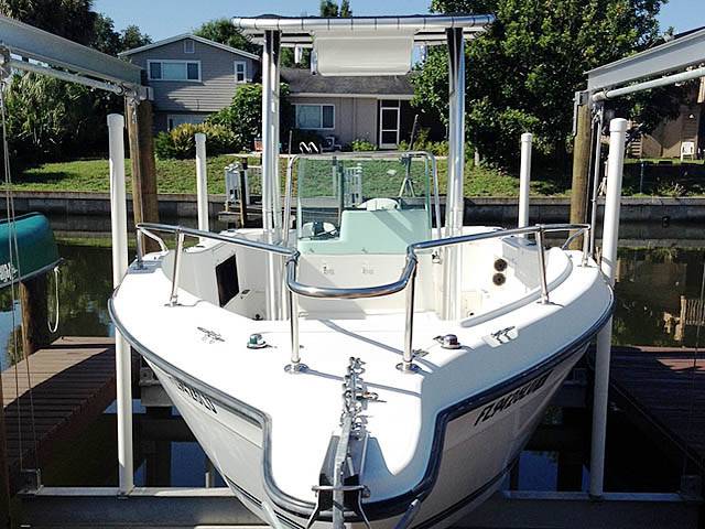 2000 Sea Swirl Stripper 21' with SG300 Boat T-Top