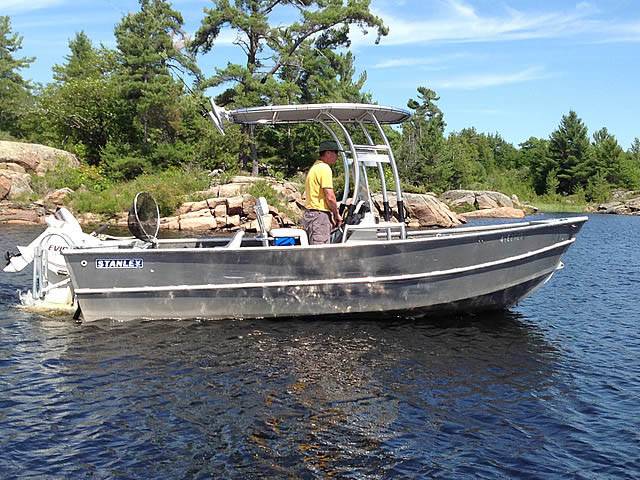 1984 Stanley 18' with SG300 Boat T-Top