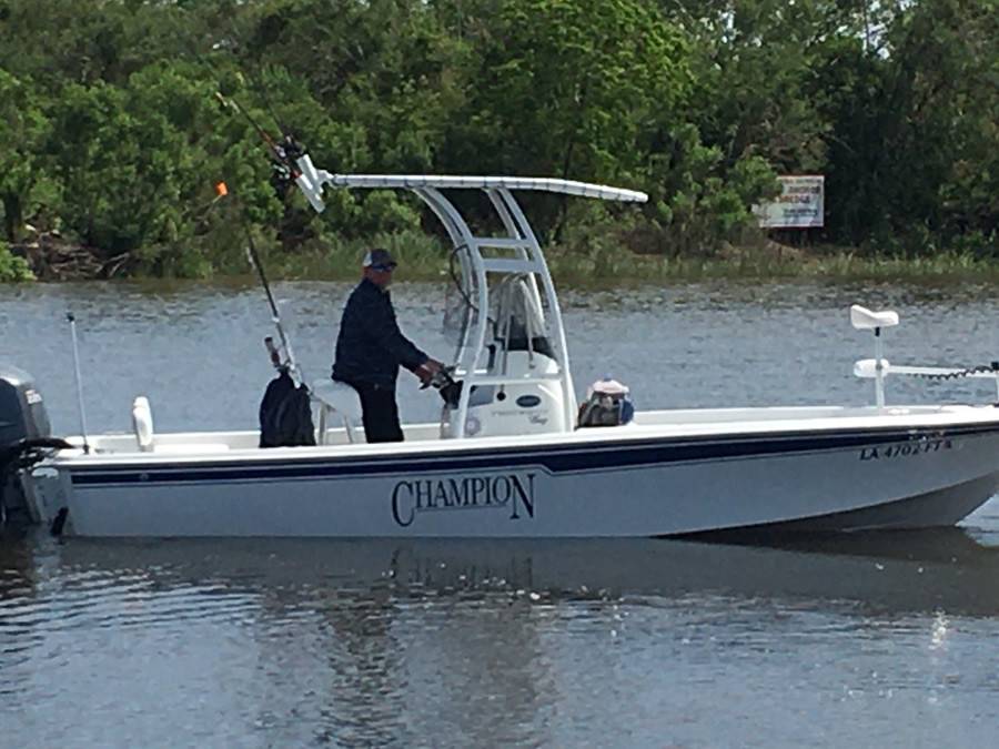 2008 Champion 220 Bay