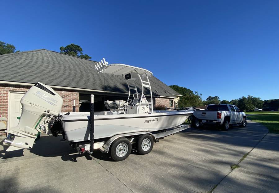 2019 Blue Wave 2300 with SG300 Boat T-Top