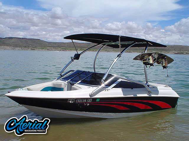 1995 Larson 4.3 Litre Vortek with Airborne 2.0 Wakeboard Tower