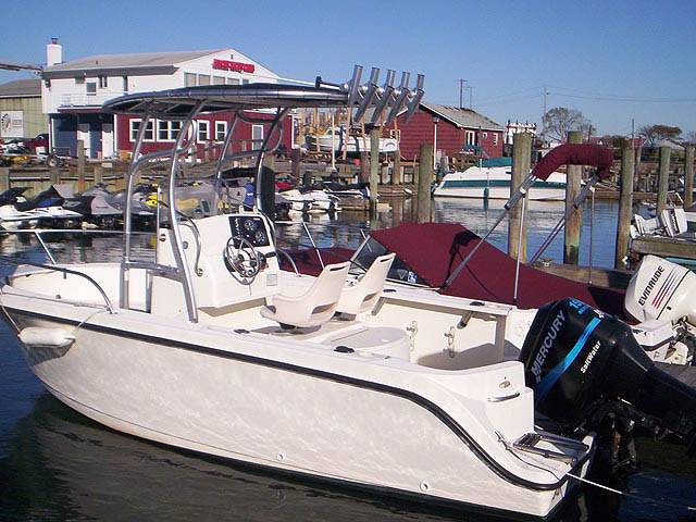 2001 Trophy Model 1903 with SG600 Boat T-Top